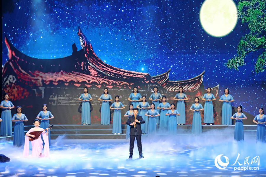 南音《清风颂·共一轮明月》。人民网记者 陈博摄